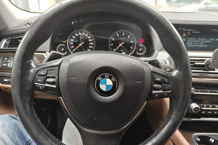 Used BMW 7 Series 2013 740Li Luxury Model Steering Wheel