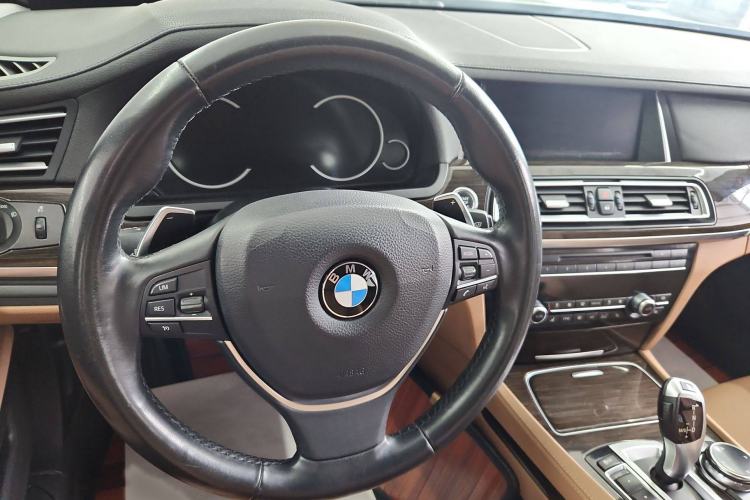 Used BMW 7 Series 2013 740Li Leading Model Steering Wheel