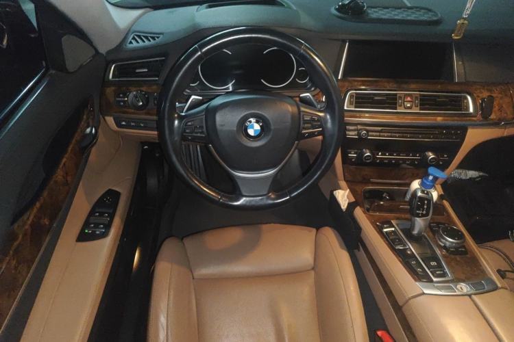 Used BMW 7 Series 2013 740Li Luxury Model Steering Wheel