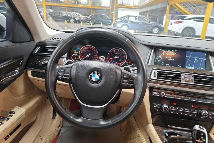Used BMW 7 Series 2013 740Li Leading Model Steering Wheel