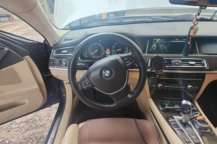 Used BMW 7 Series 2013 730Li Luxury Model Steering Wheel