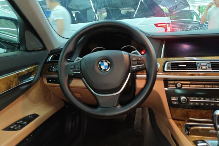 Used BMW 7 Series 2013 740Li Luxury Model Steering Wheel