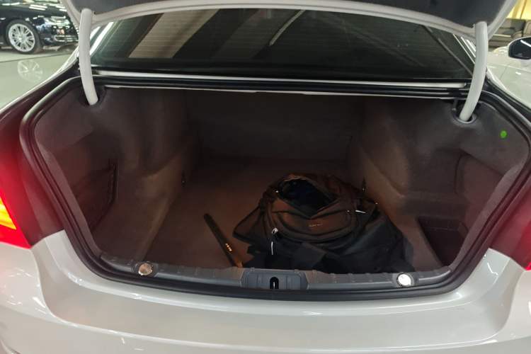 Used BMW 7 Series 2013 730Li Leading Model Trunk