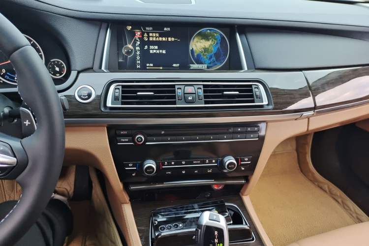 Used BMW 7 Series 2013 730Li Leading Model Audio And AC Panel