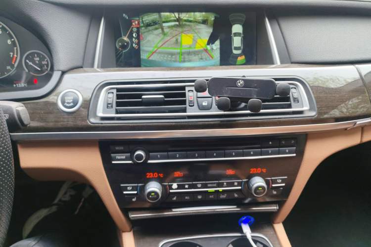 Used BMW 7 Series 2013 730Li Luxury Model Audio And AC Panel