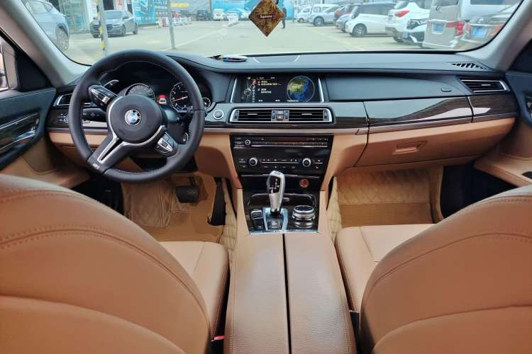 Used BMW 7 Series 2013 730Li Leading Model Center Console