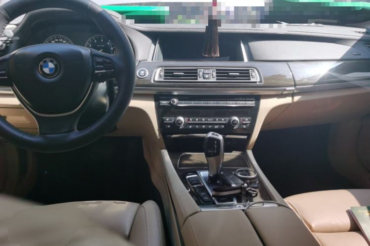 Used BMW 7 Series 2013 730Li Luxury Model Center Console