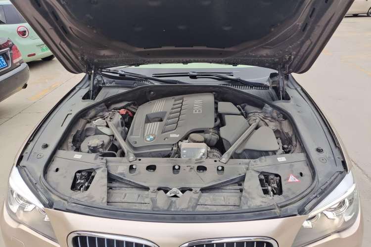 Used BMW 7 Series 2013 730Li Leading Model Engine Bay