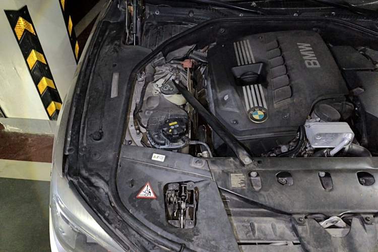 Used BMW 7 Series 2013 730Li Leading Model Engine Bay Right