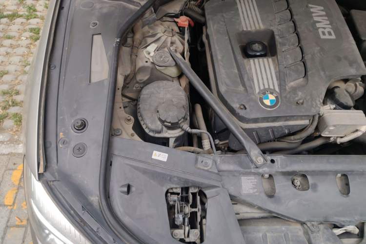 Used BMW 7 Series 2013 730Li Luxury Model Engine Bay Right