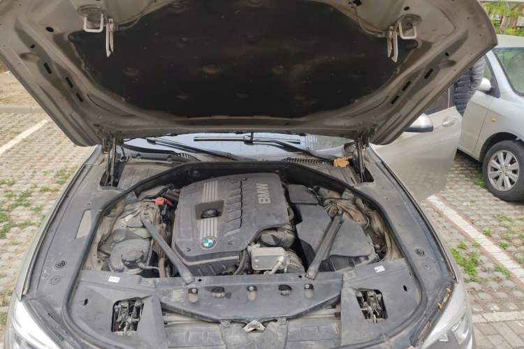 Used BMW 7 Series 2013 730Li Luxury Model Engine Bay