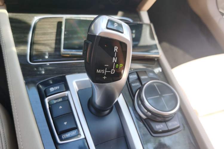 Used BMW 7 Series 2013 730Li Luxury Model Gear Lever