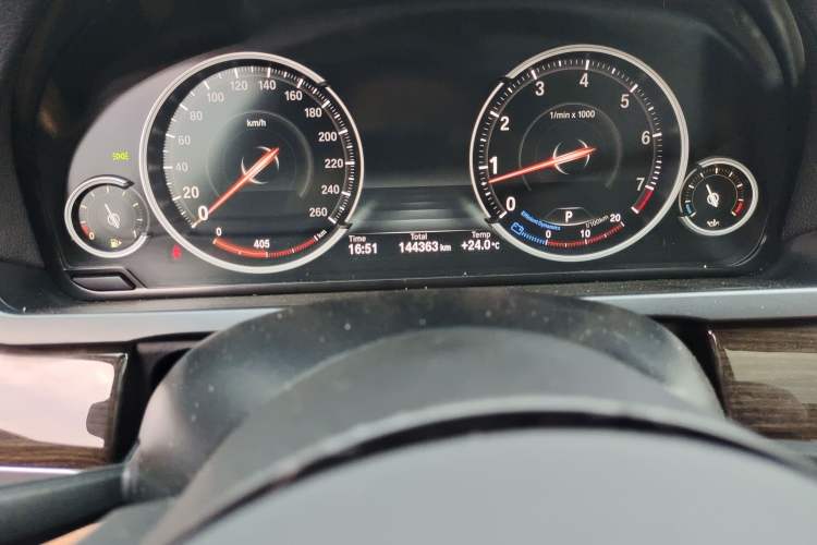 Used BMW 7 Series 2013 730Li Leading Model Odometer Close Up