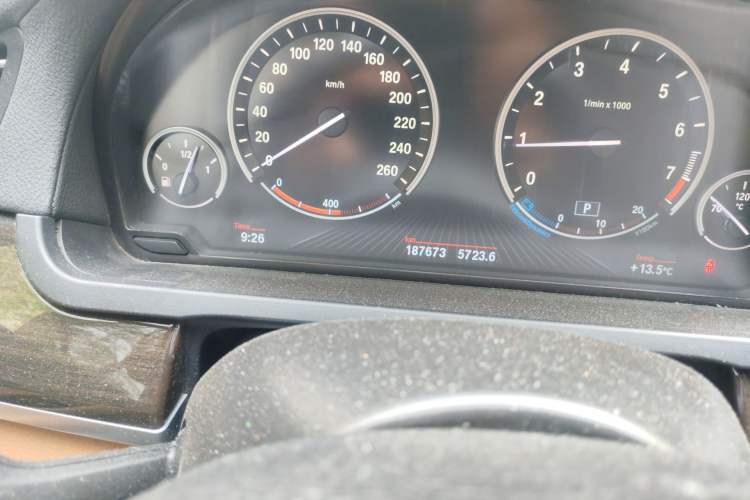 Used BMW 7 Series 2013 730Li Luxury Model Odometer Close Up