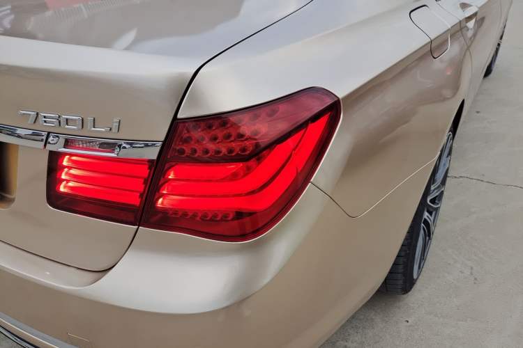 Used BMW 7 Series 2013 730Li Leading Model Right Rear Taillight