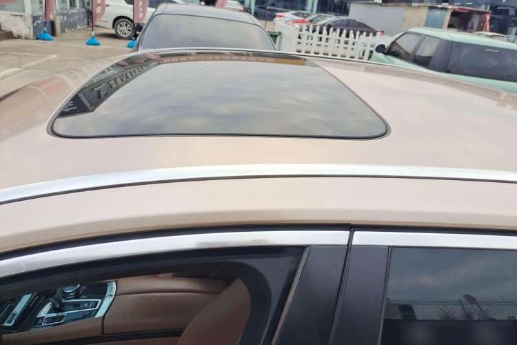 Used BMW 7 Series 2013 730Li Leading Model Roof