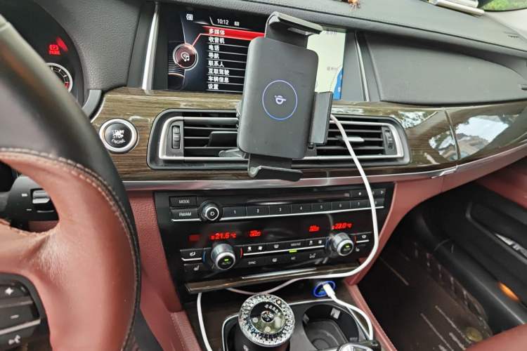 Used BMW 7 Series 2014 730Li Premium Edition Audio And AC Panel