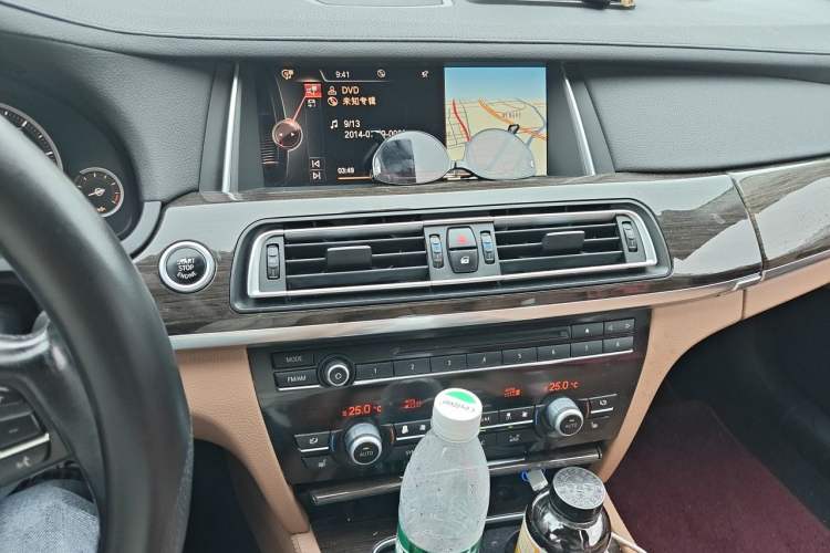 Used BMW 7 Series 2014 730Li Premium Edition Audio And AC Panel