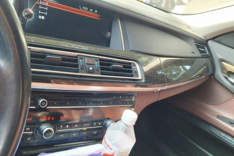 Used BMW 7 Series 2014 730Li Premium Edition Audio And AC Panel