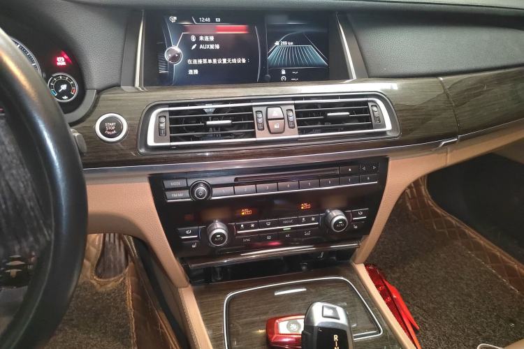 Used BMW 7 Series 2014 730Li Premium Edition Audio And AC Panel