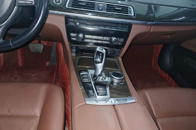 Used BMW 7 Series 2014 730Li Premium Edition Audio And AC Panel
