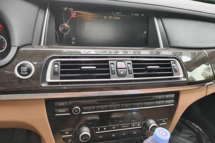 Used BMW 7 Series 2014 730Li Premium Edition Audio And AC Panel
