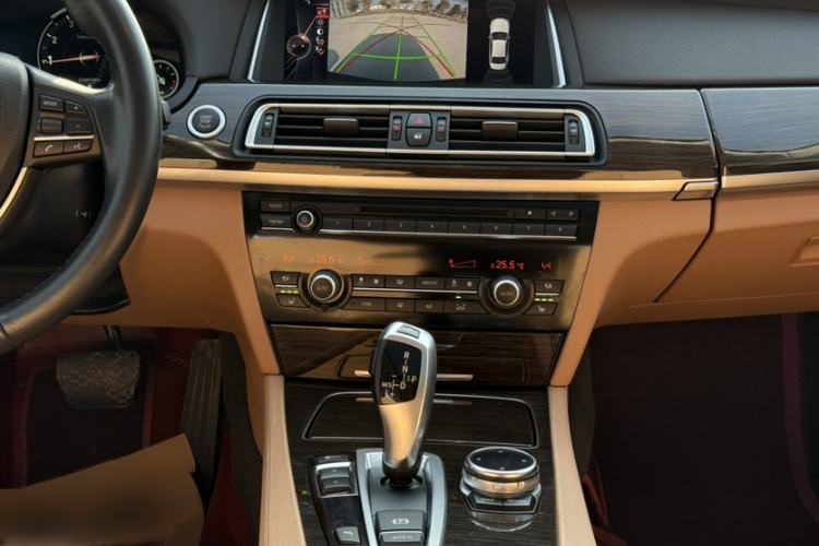 Used BMW 7 Series 2014 730Li Premium Edition Audio And AC Panel