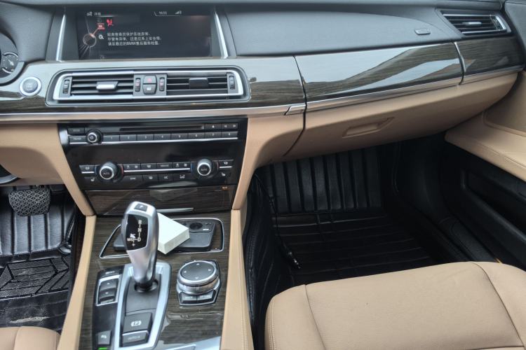 Used BMW 7 Series 2014 730Li Premium Edition Audio And AC Panel
