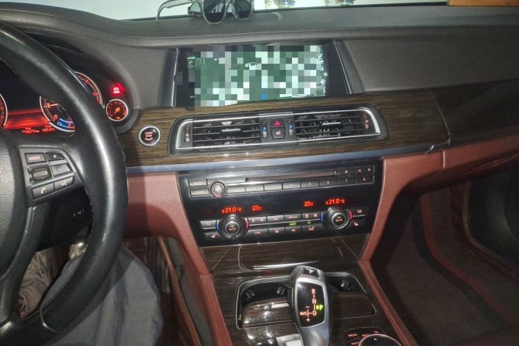 Used BMW 7 Series 2014 730Li Premium Edition Audio And AC Panel
