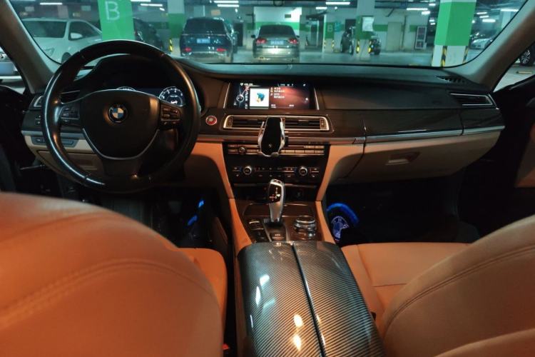 Used BMW 7 Series 2014 730Li Premium Edition Center Console