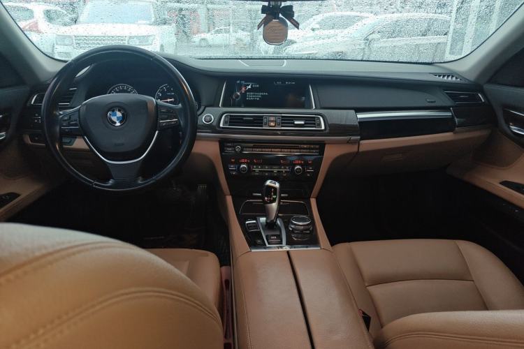 Used BMW 7 Series 2014 730Li Premium Edition Center Console