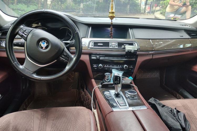 Used BMW 7 Series 2014 730Li Premium Edition Center Console