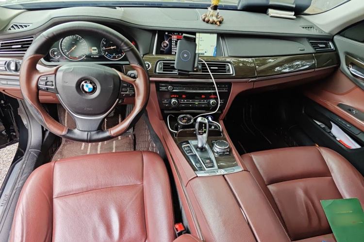 Used BMW 7 Series 2014 730Li Premium Edition Center Console