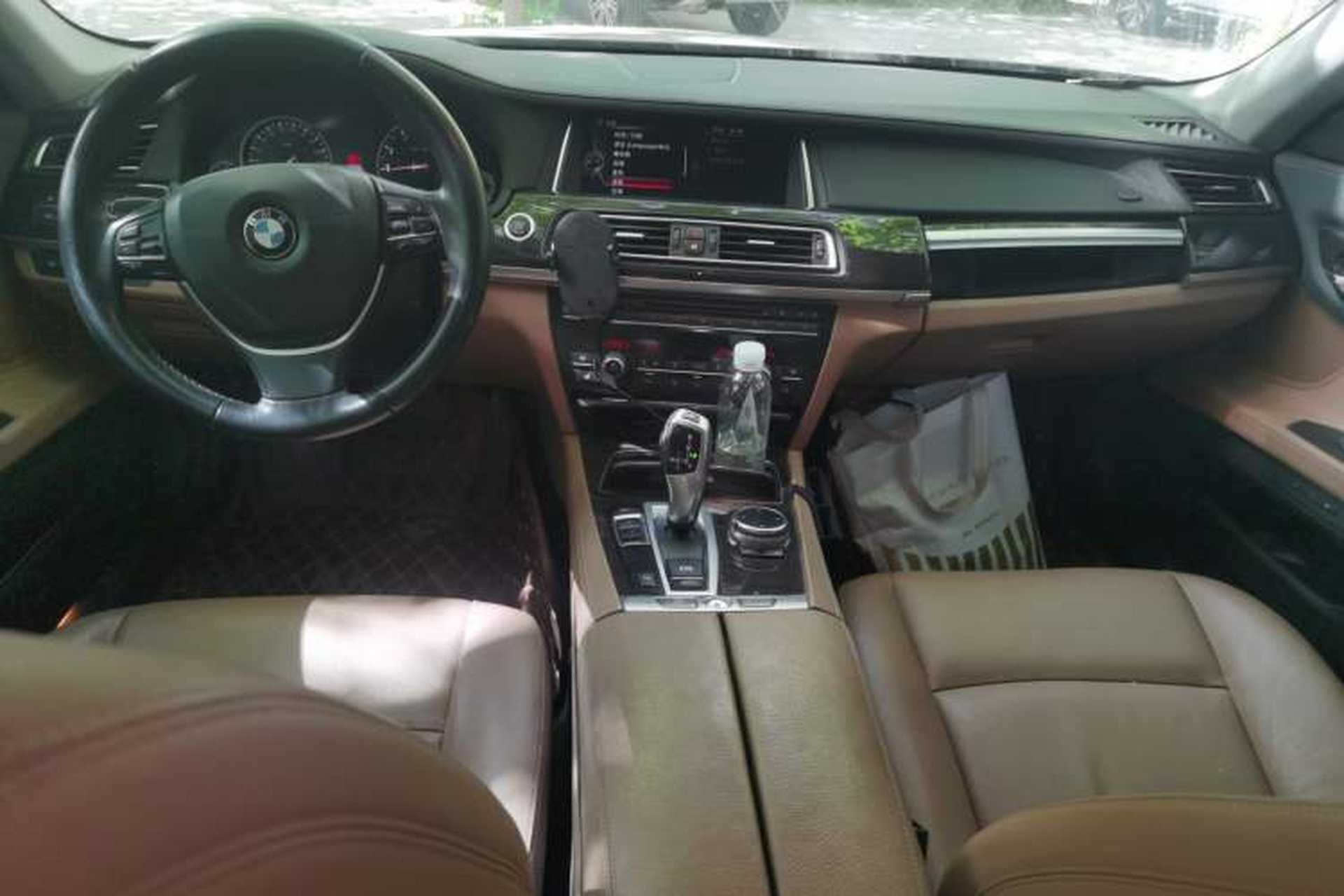 Used BMW 7 Series 2014 730Li Premium Edition Center Console