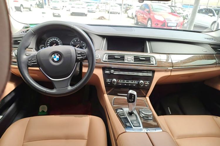 Used BMW 7 Series 2014 730Li Premium Edition Center Console