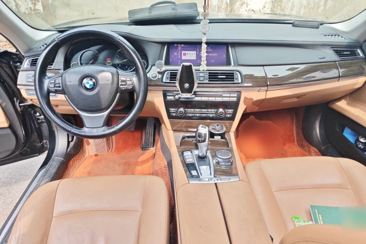 Used BMW 7 Series 2014 730Li Premium Edition Center Console