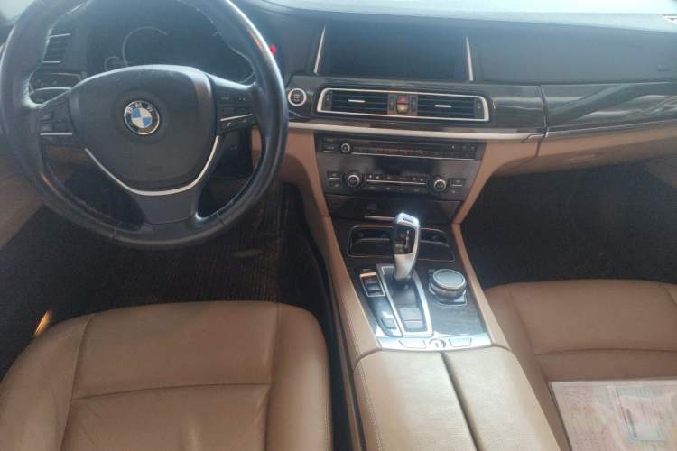Used BMW 7 Series 2014 730Li Premium Edition Center Console