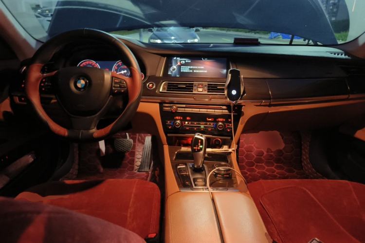 Used BMW 7 Series 2014 730Li Premium Edition Center Console
