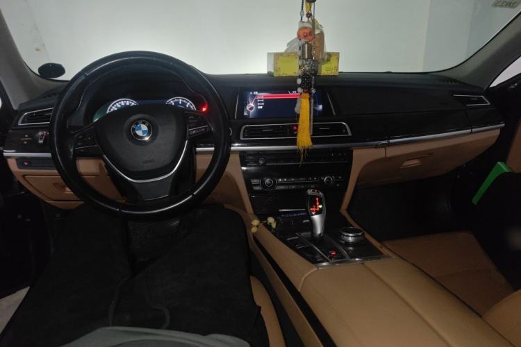 Used BMW 7 Series 2014 730Li Premium Edition Center Console
