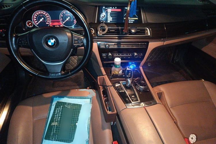 Used BMW 7 Series 2014 730Li Premium Edition Center Console