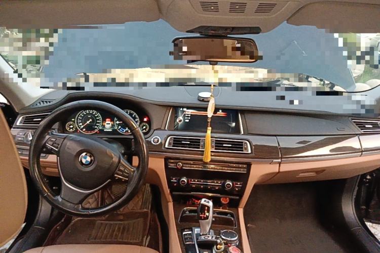 Used BMW 7 Series 2014 730Li Premium Edition Center Console