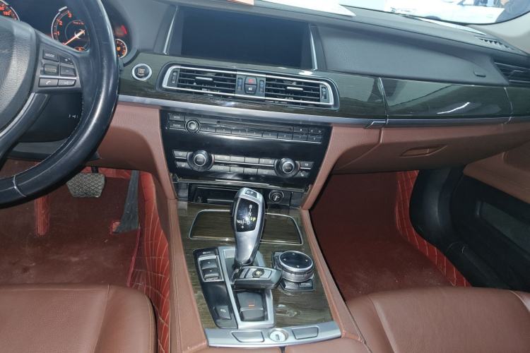 Used BMW 7 Series 2014 730Li Premium Edition Center Console