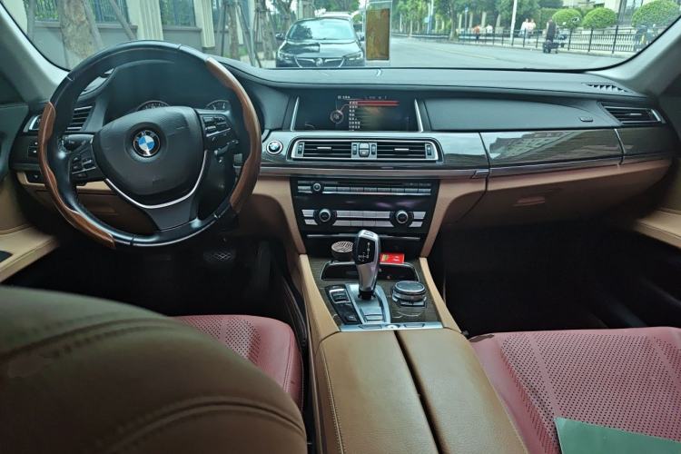 Used BMW 7 Series 2014 730Li Premium Edition Center Console