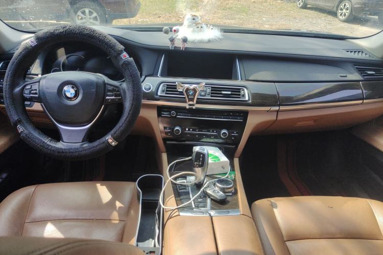 Used BMW 7 Series 2014 730Li Premium Edition Center Console