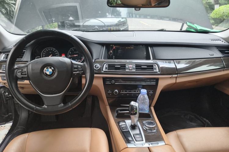 Used BMW 7 Series 2014 730Li Premium Edition Center Console