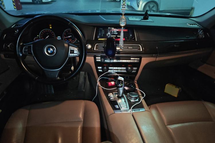 Used BMW 7 Series 2014 730Li Premium Edition Center Console