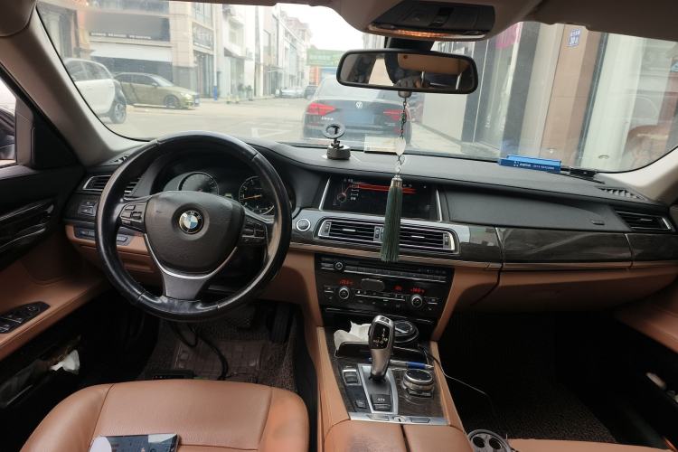 Used BMW 7 Series 2014 730Li Premium Edition Center Console