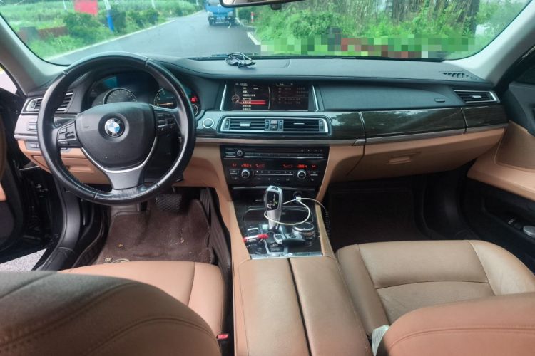 Used BMW 7 Series 2014 730Li Premium Edition Center Console