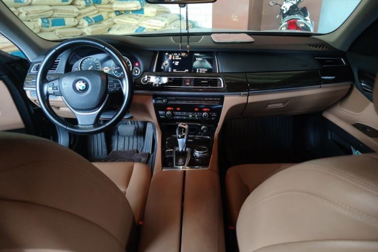 Used BMW 7 Series 2014 730Li Premium Edition Center Console
