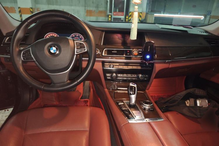 Used BMW 7 Series 2014 730Li Premium Edition Center Console
